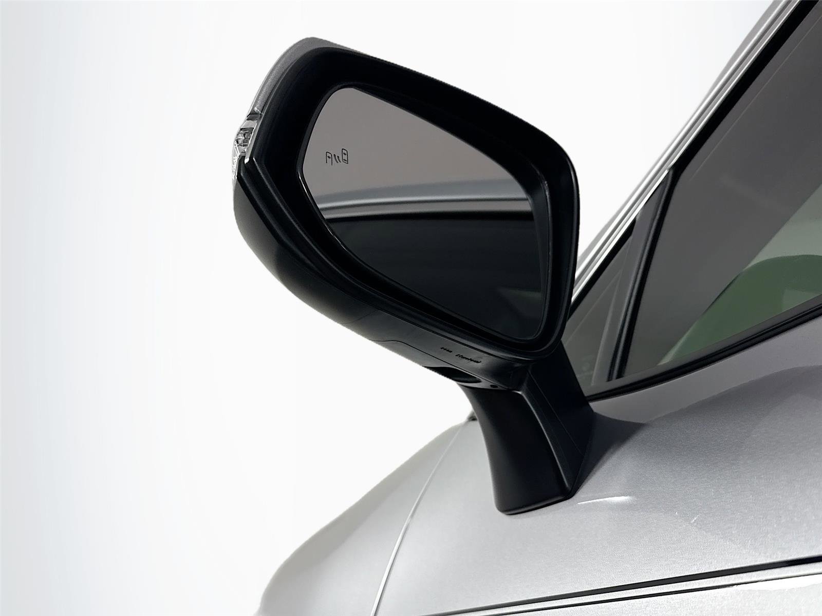 Used 2022 Toyota RAV4 Limited image 5