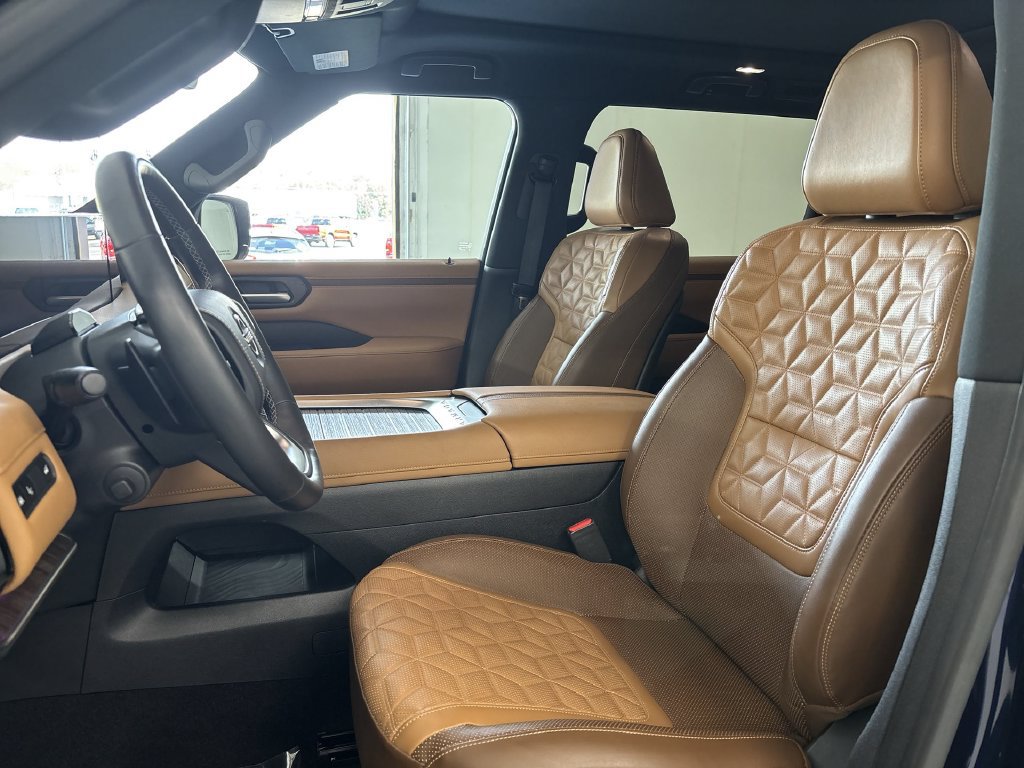 Certified 2025 Nissan Armada Platinum Reserve AWD/4WD image 26