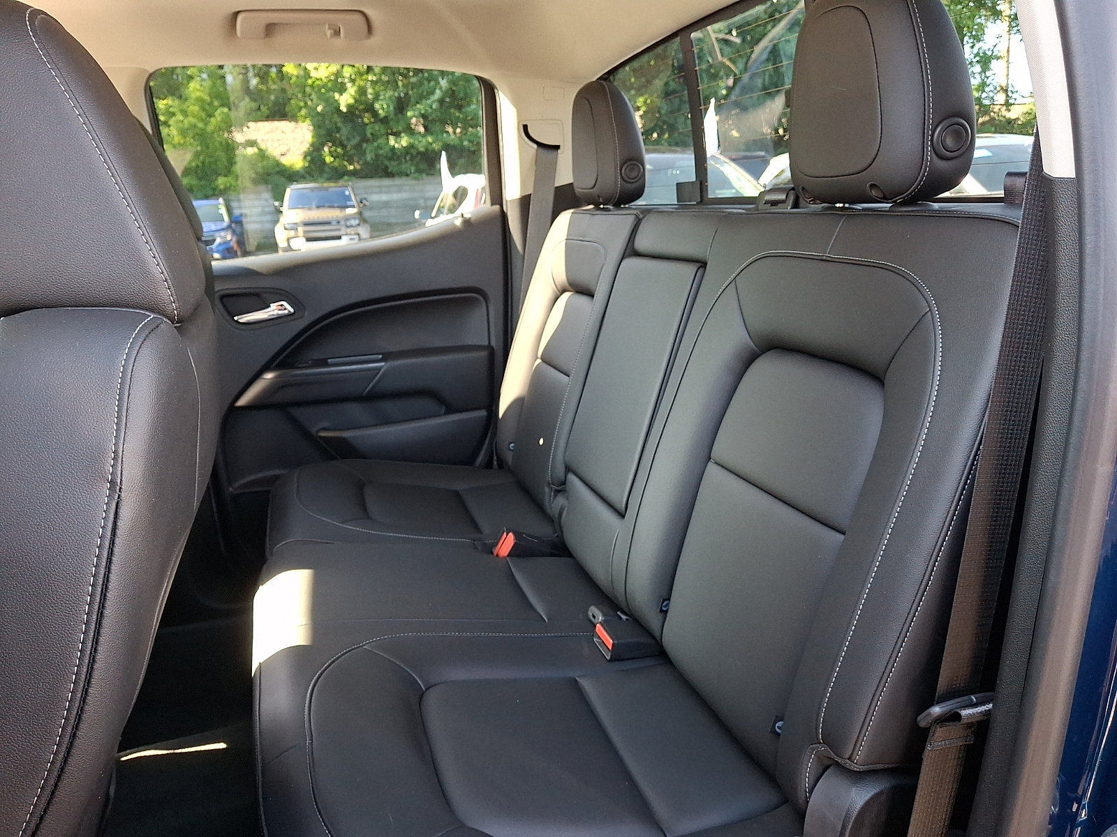 Used 2019 Chevrolet Colorado LT w/ Luxury Package, Chrome AWD/4WD image 9