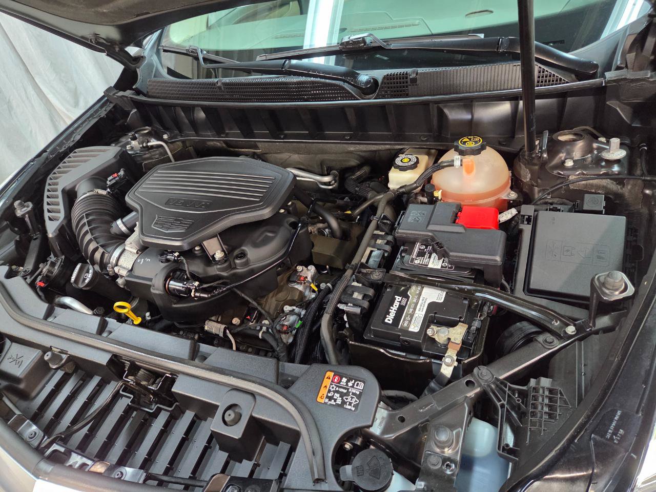 Used 2017 Cadillac XT5 Premium Luxury w/ Advanced Security Package image 8