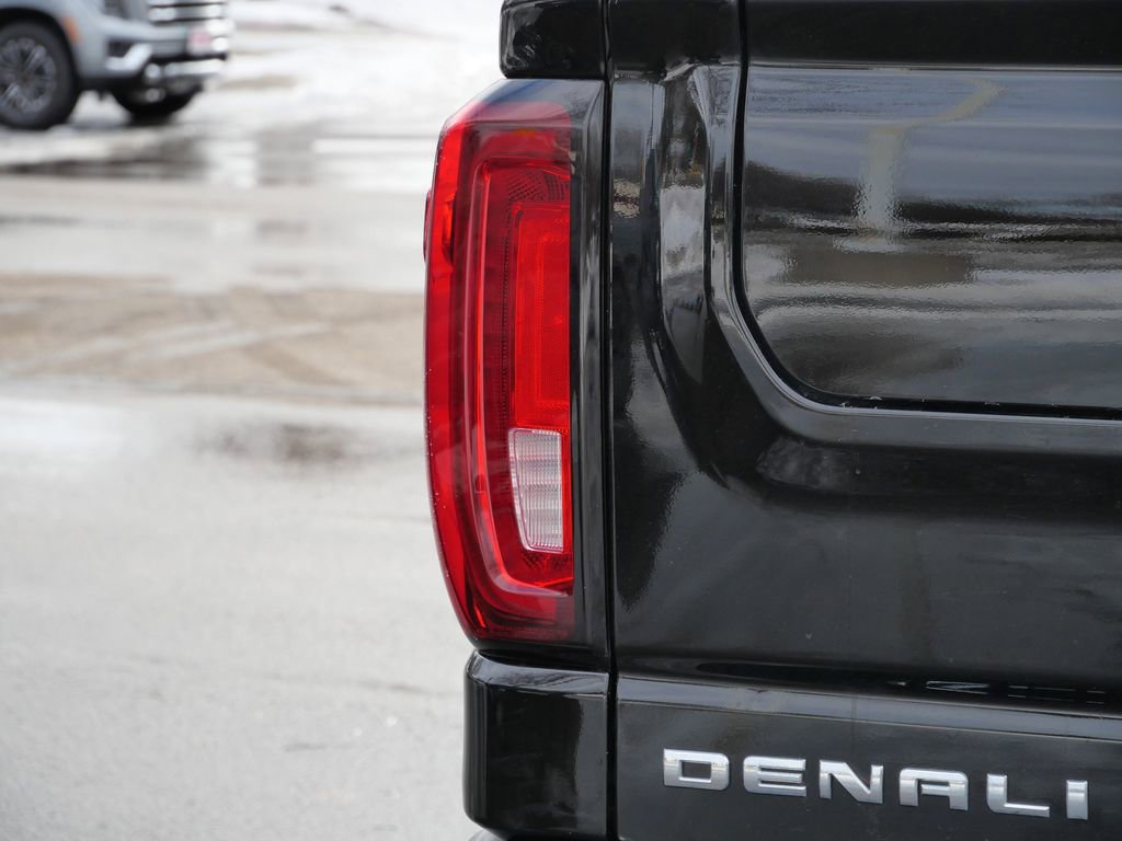 Used 2023 GMC Sierra 1500 AT4 w/ Technology Package image 8