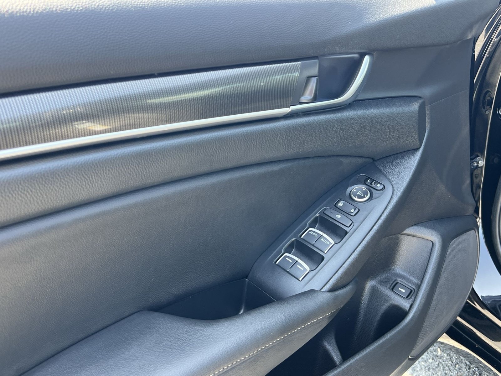 Used 2022 Honda Accord Sport image 15