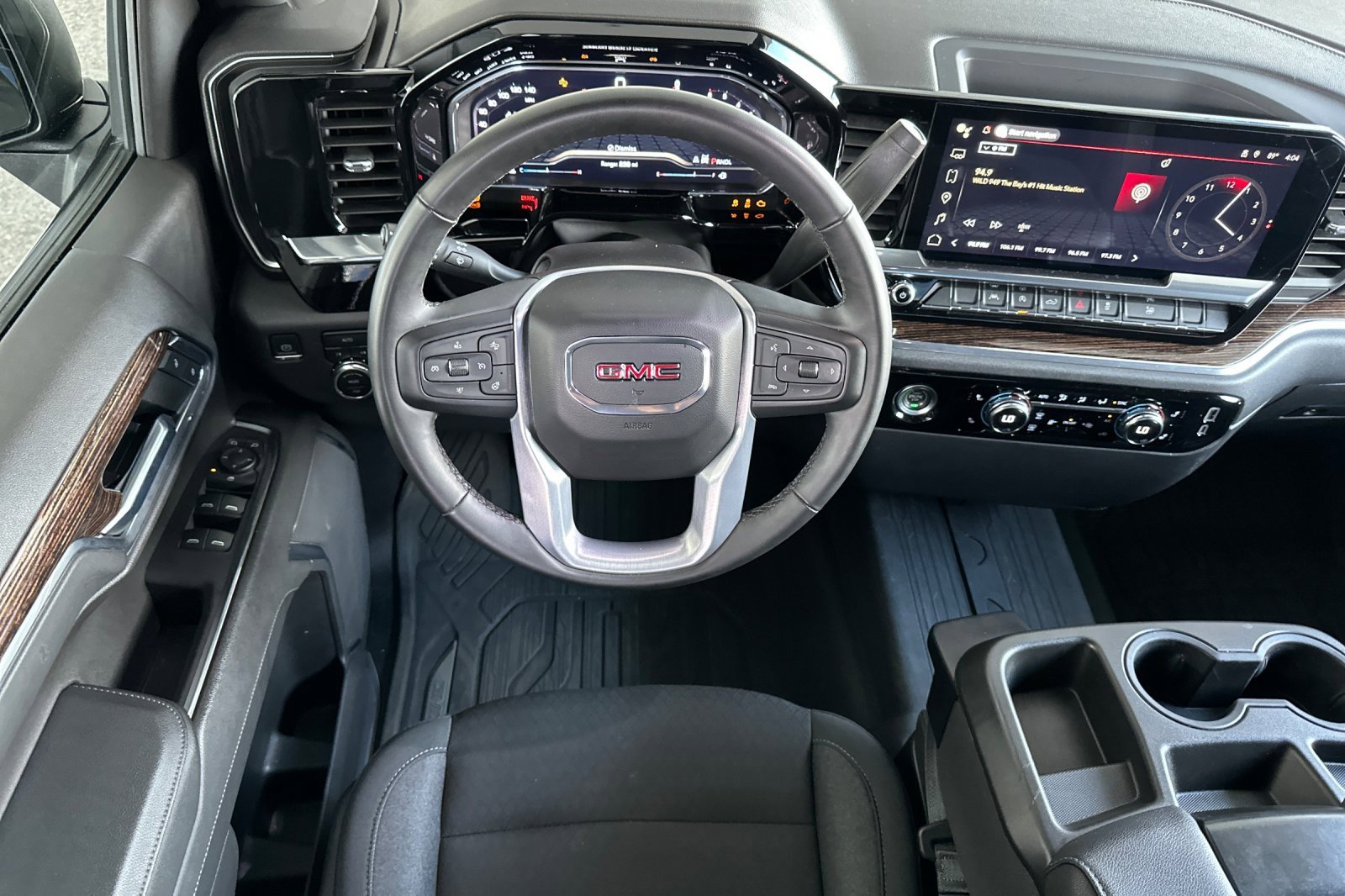 Used 2023 GMC Sierra 1500 Elevation w/ LPO, Elevation Black Package image 17