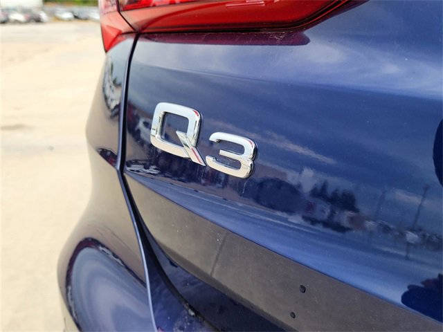 Certified 2025 Audi Q3 2.0T Premium Plus image 9
