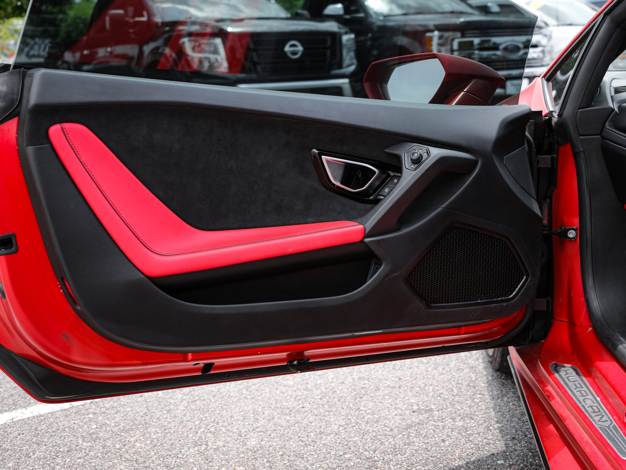 Used 2021 Lamborghini Huracan EVO RWD image 14