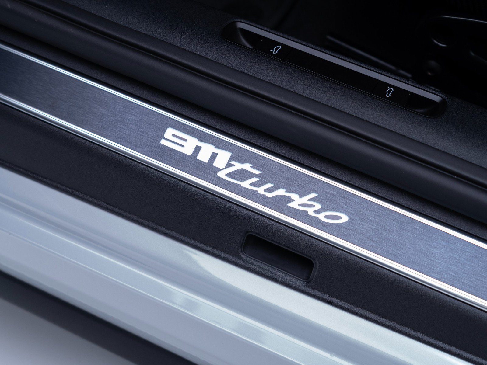 Certified 2025 Porsche 911 Turbo AWD/4WD image 14