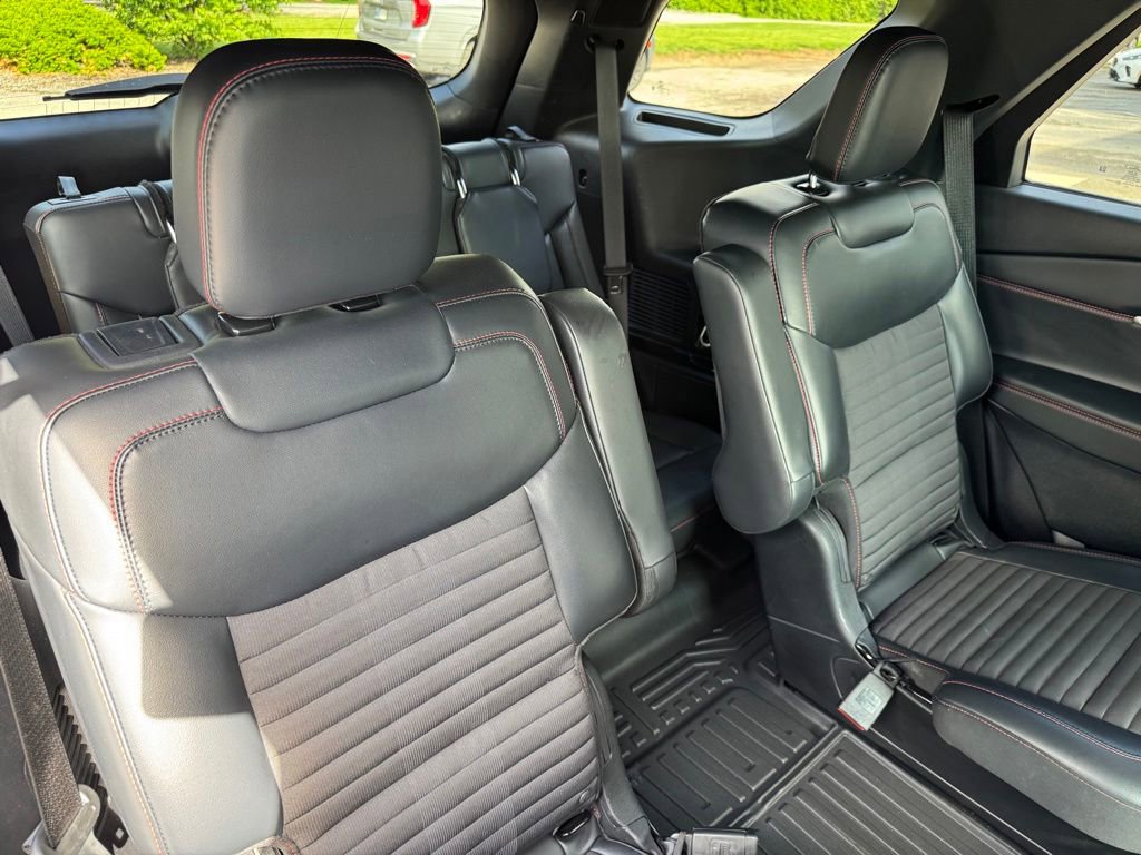 Used 2025 Ford Explorer ST-Line AWD/4WD image 28