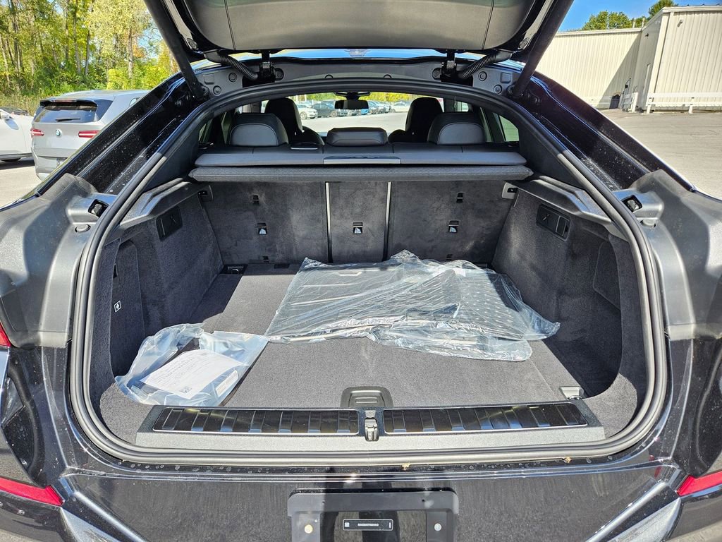 New 2026 BMW X6 xDrive40i image 23