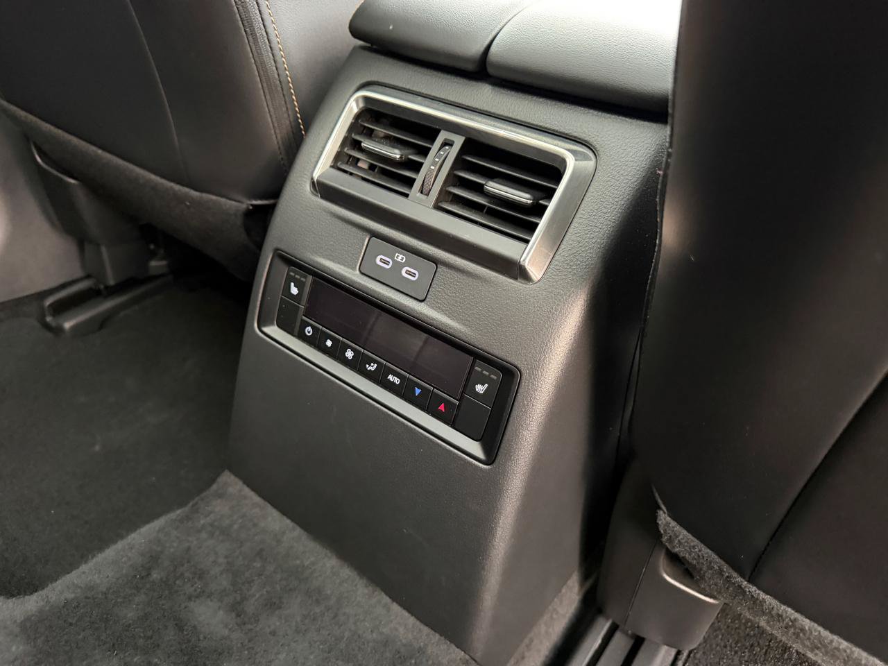 Used 2025 MAZDA CX-70 Plug-In Hybrid w/ Premium Plus AWD/4WD image 18