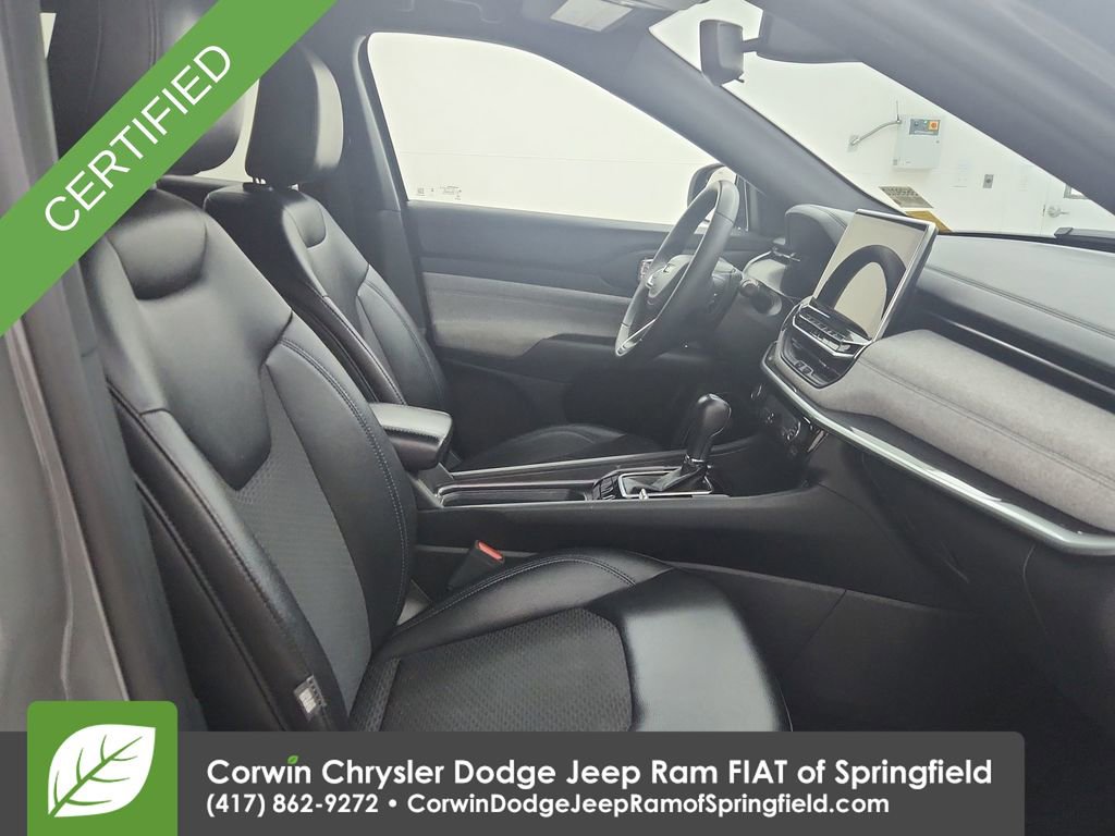 Certified 2024 Jeep Compass Latitude image 32