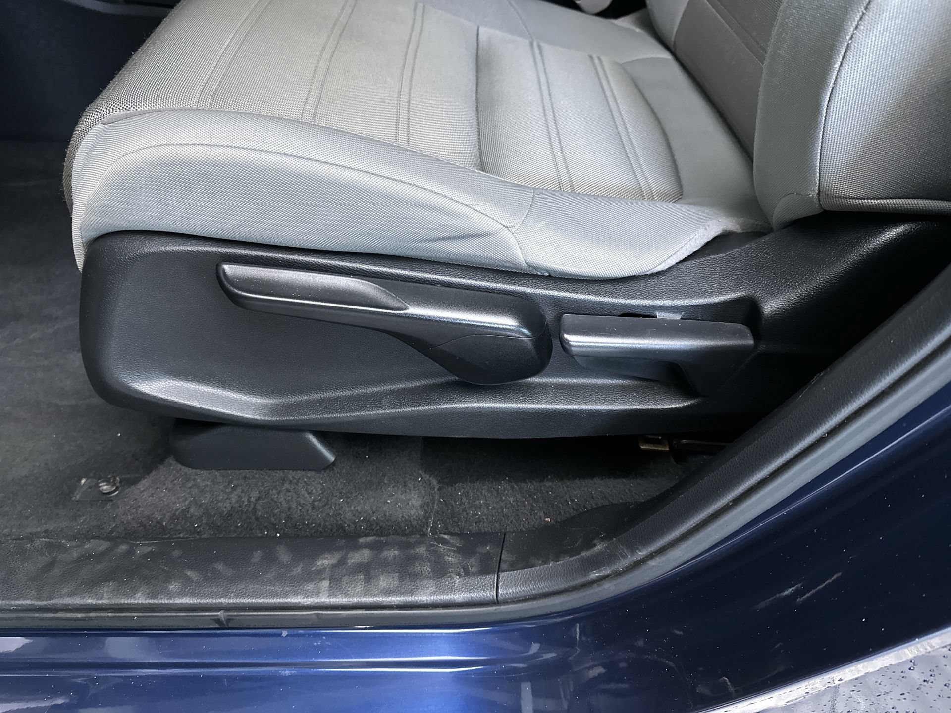 Used 2018 Honda CR-V LX image 14