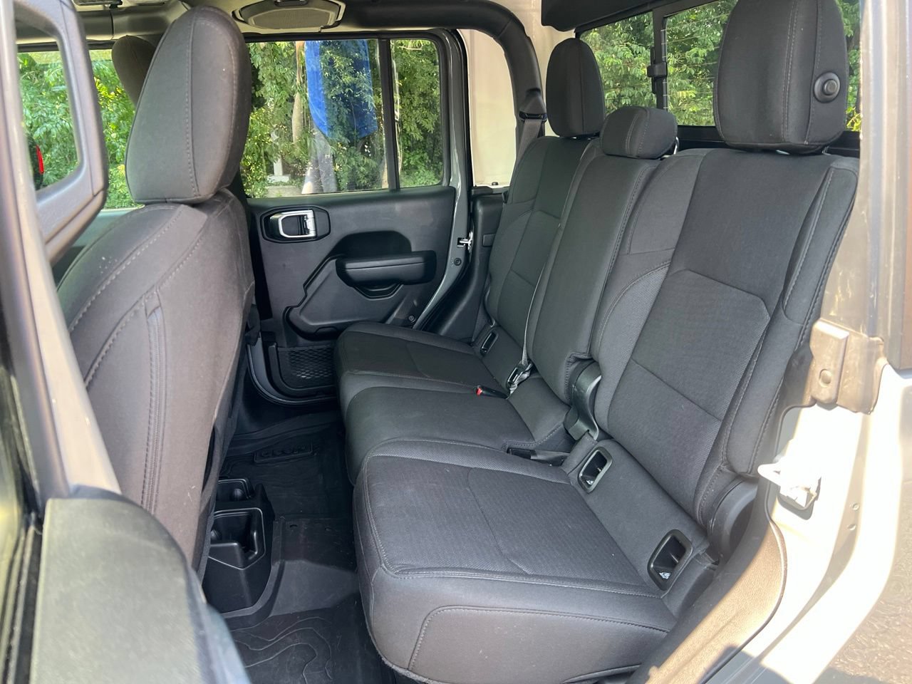 Used 2023 Jeep Gladiator Sport AWD/4WD image 9
