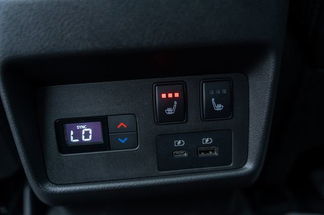 Used 2022 Nissan Rogue Platinum w/ Head-Up Display Package image 21