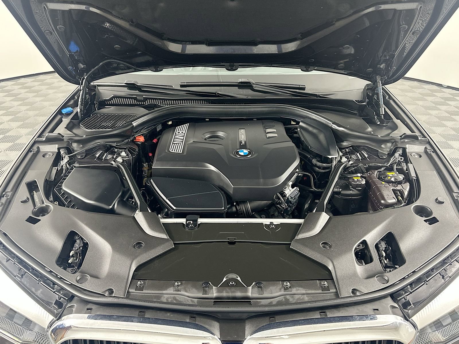 Used 2018 BMW 530i xDrive AWD/4WD image 43