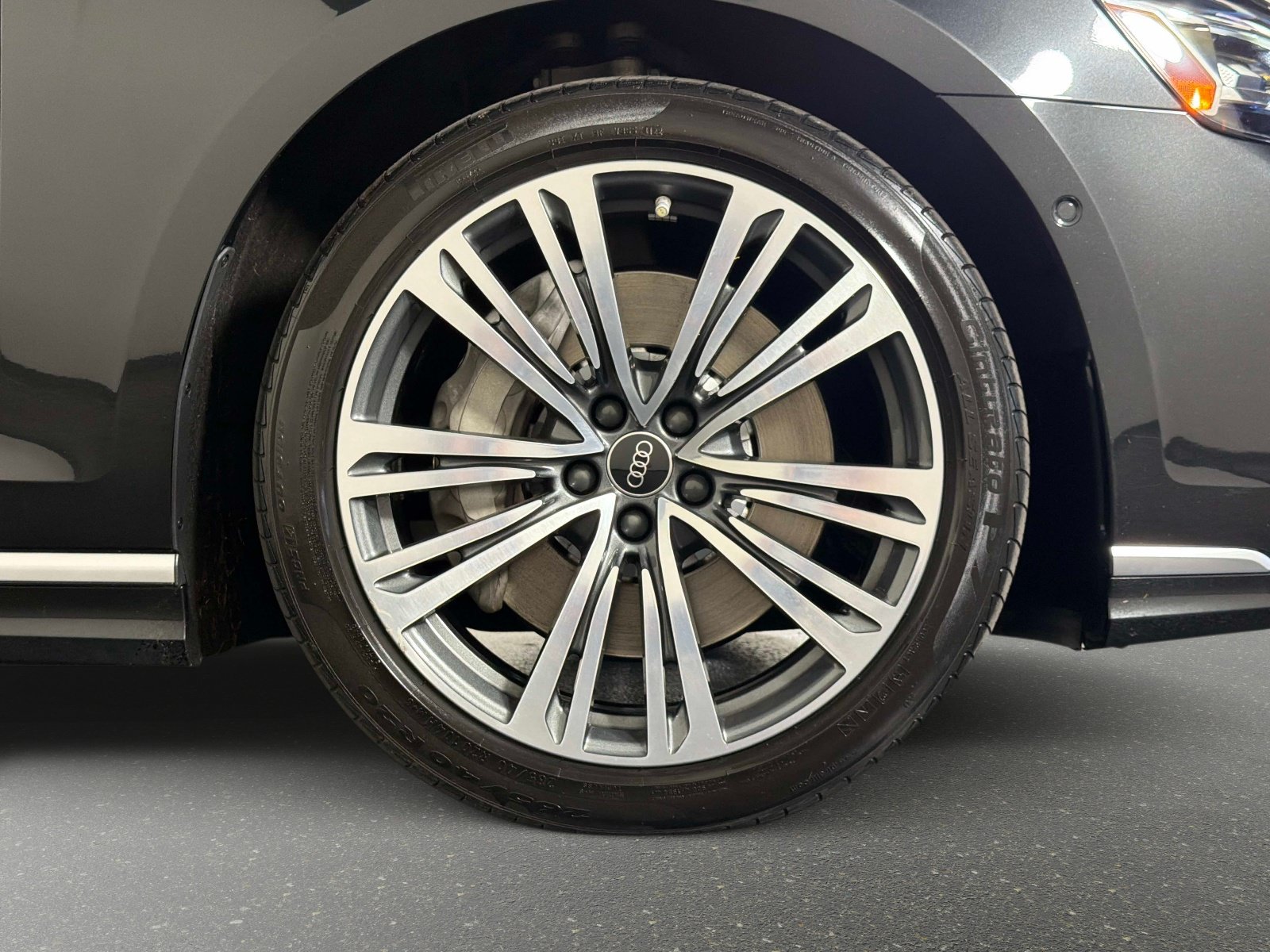 Used 2023 Audi A8 L 3.0T AWD/4WD image 19