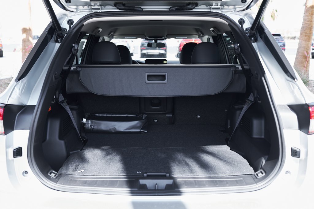 New 2025 Mitsubishi Outlander SE image 23