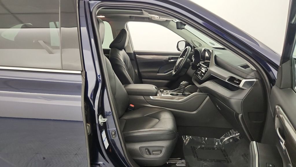 Used 2021 Toyota Highlander Limited image 36