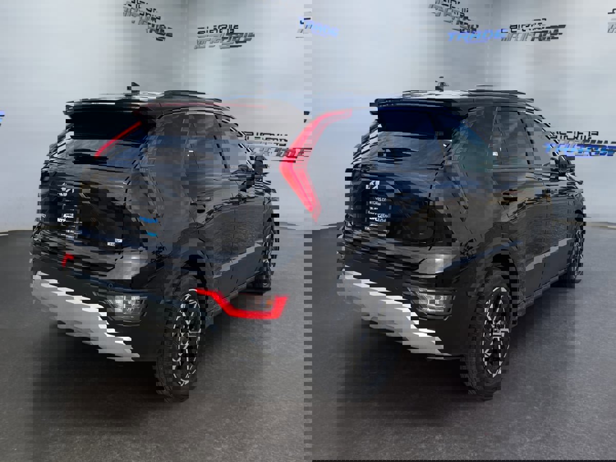 Used 2023 Kia Niro EX image 5