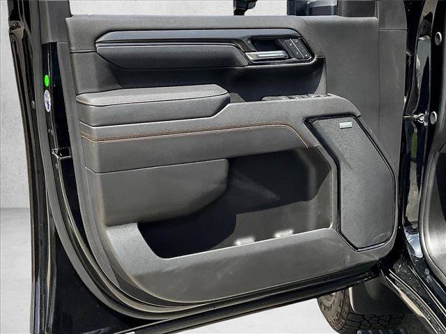 Used 2025 GMC Sierra 2500 AT4 w/ AT4 Premium Plus Package AWD/4WD image 15