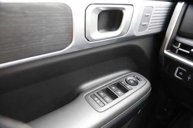 Certified 2025 Hyundai Santa Fe Limited image 26