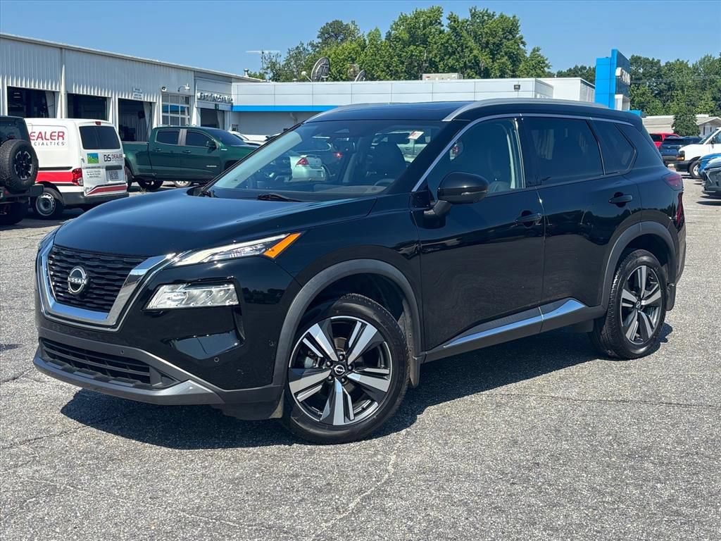 Used 2023 Nissan Rogue SL w/ SL Premium Package FWD image 2