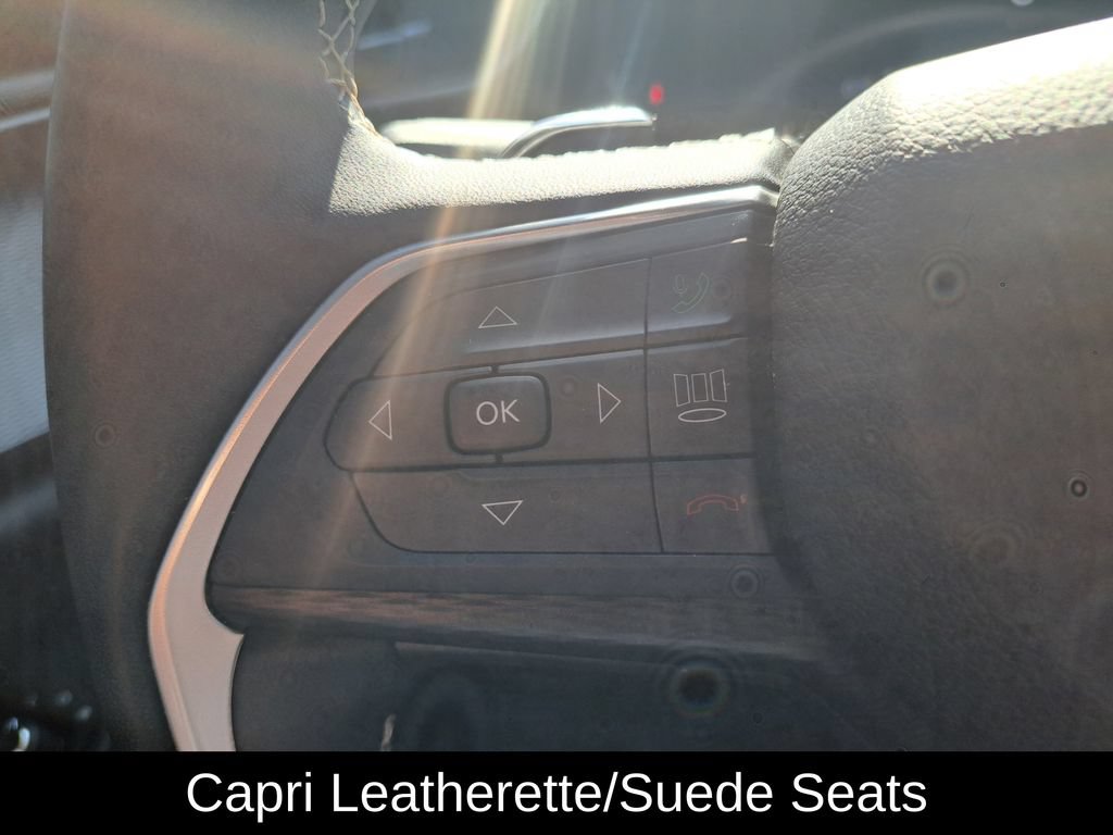 Certified 2024 Jeep Grand Cherokee L Altitude AWD/4WD image 20