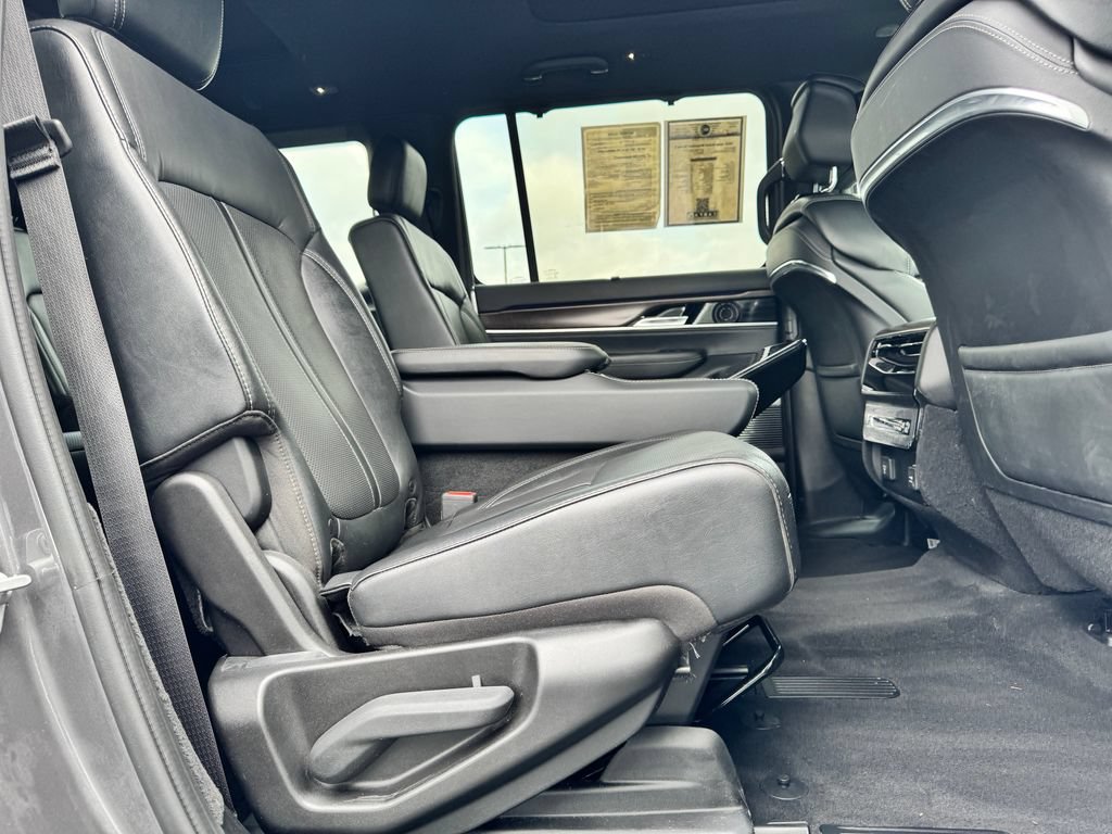 Used 2022 Jeep Grand Wagoneer Series I AWD/4WD image 14