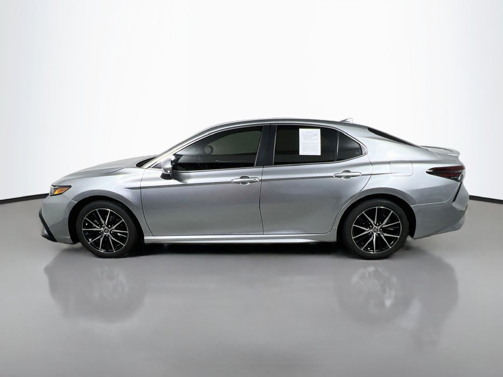Used 2024 Toyota Camry SE FWD image 6