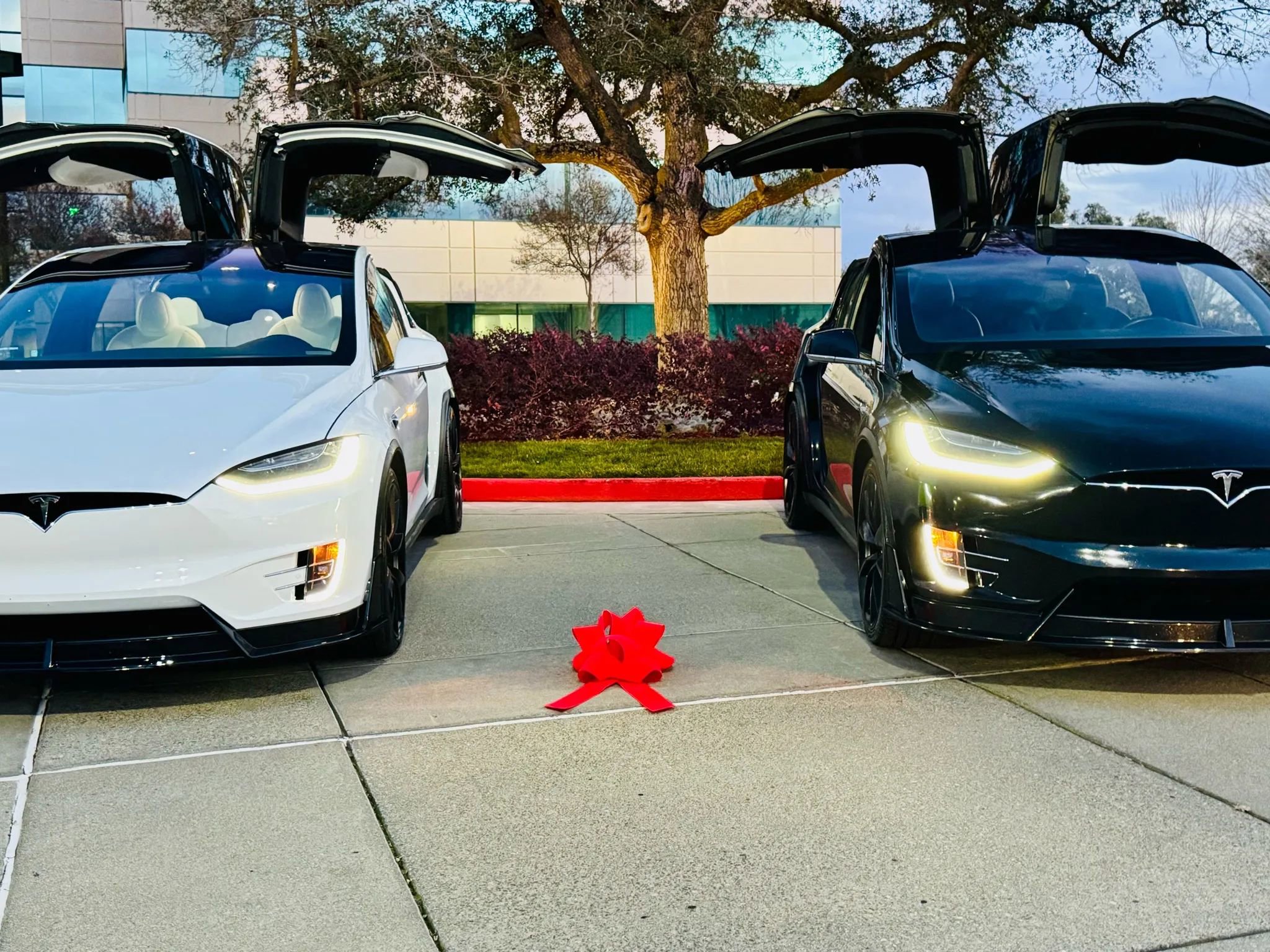 Used 2020 Tesla Model X Long Range image 52