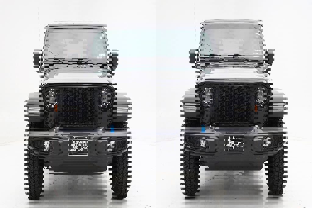 Used 2023 Jeep Wrangler Unlimited w/ Cold Weather Group image 4