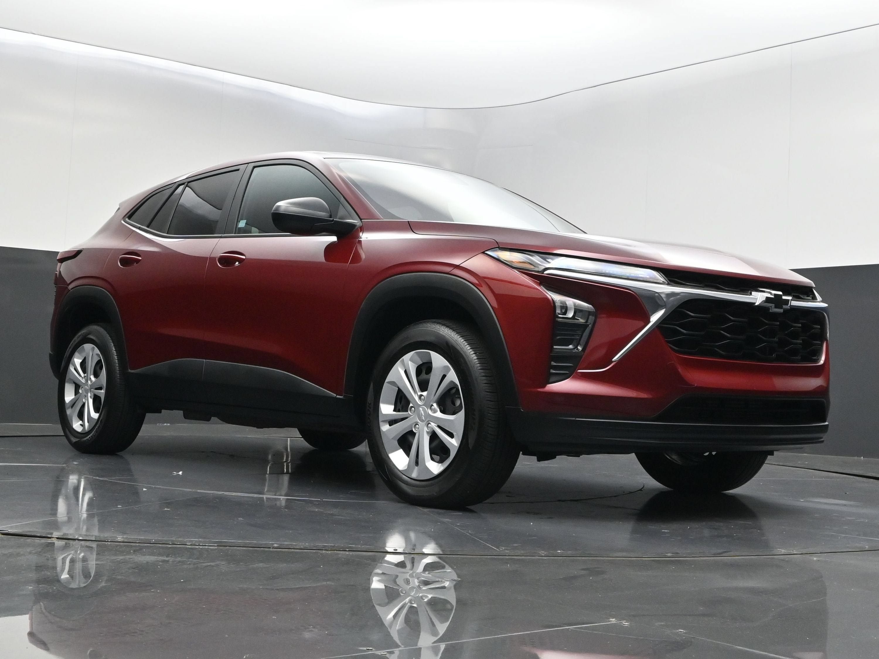 Certified 2024 Chevrolet Trax LS FWD image 33