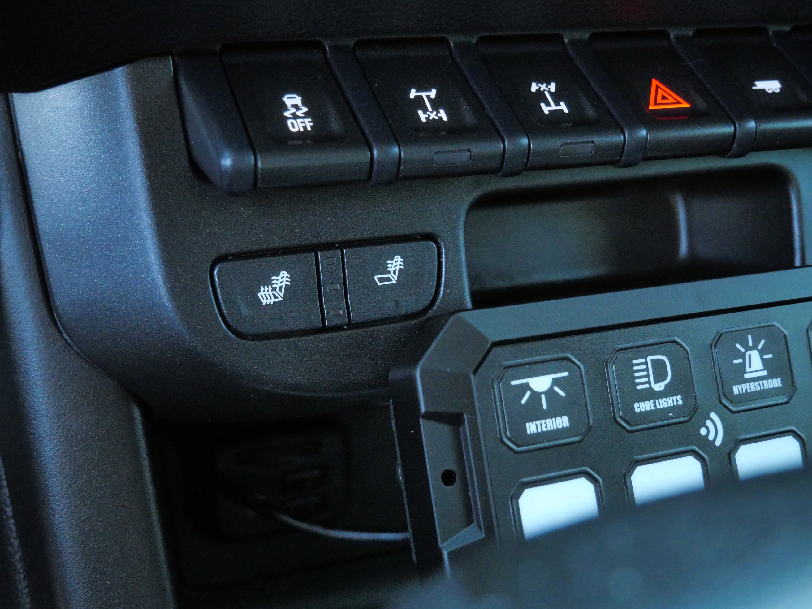 Used 2021 Chevrolet Colorado ZR2 w/ ZR2 Dusk Special Edition image 32