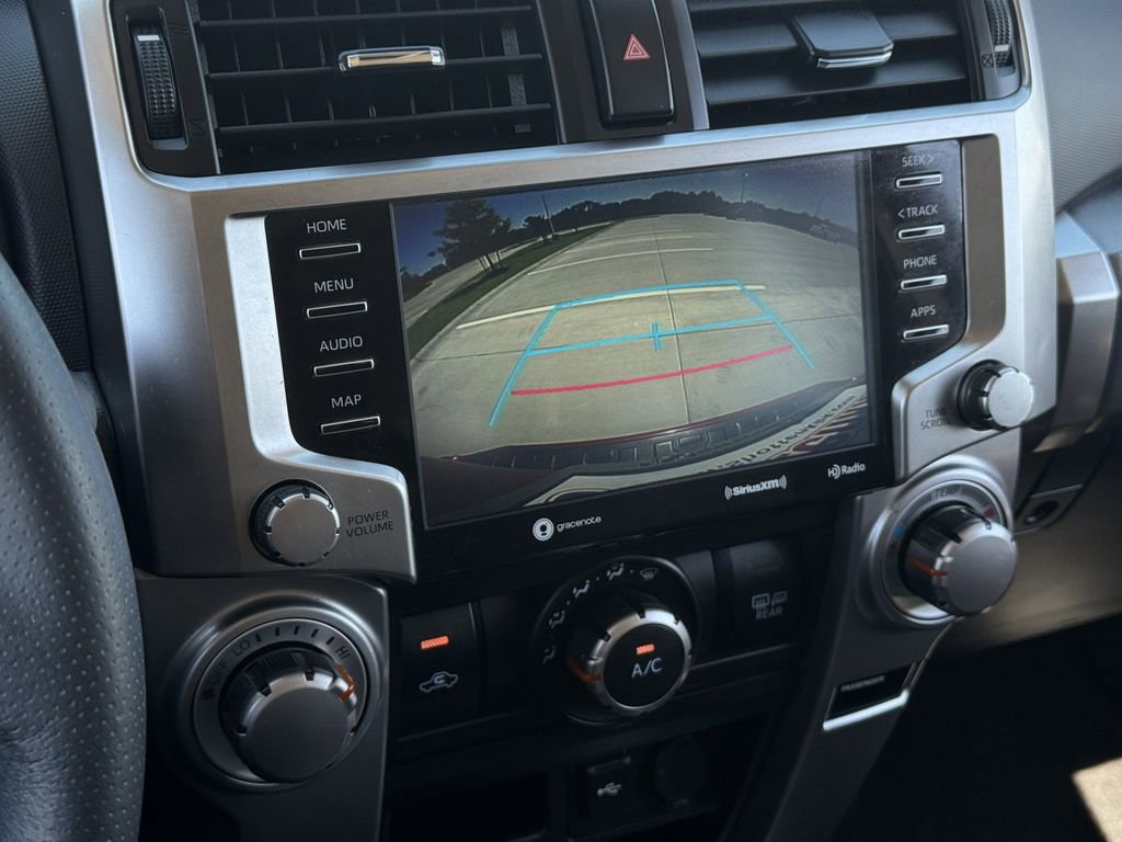 Used 2020 Toyota 4Runner SR5 AWD/4WD image 18