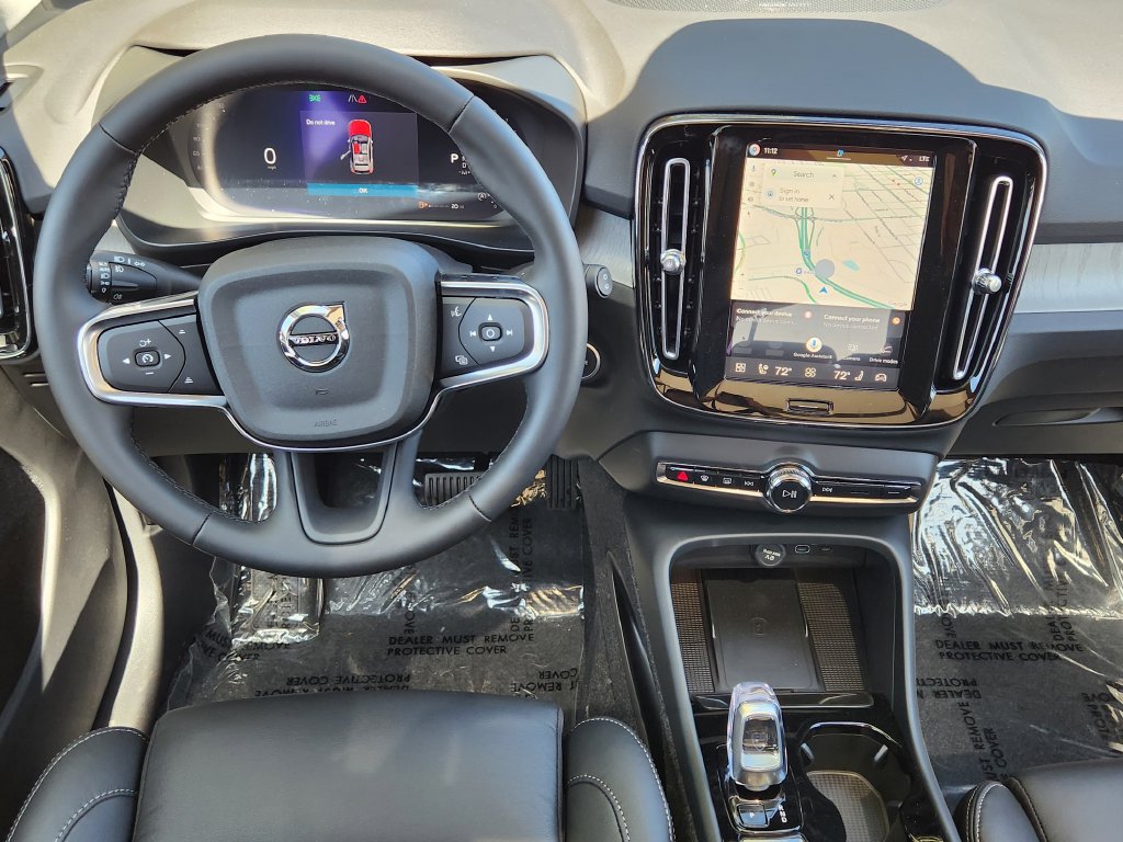 New 2026 Volvo XC40 B5 Ultra w/ Climate Package AWD/4WD image 3