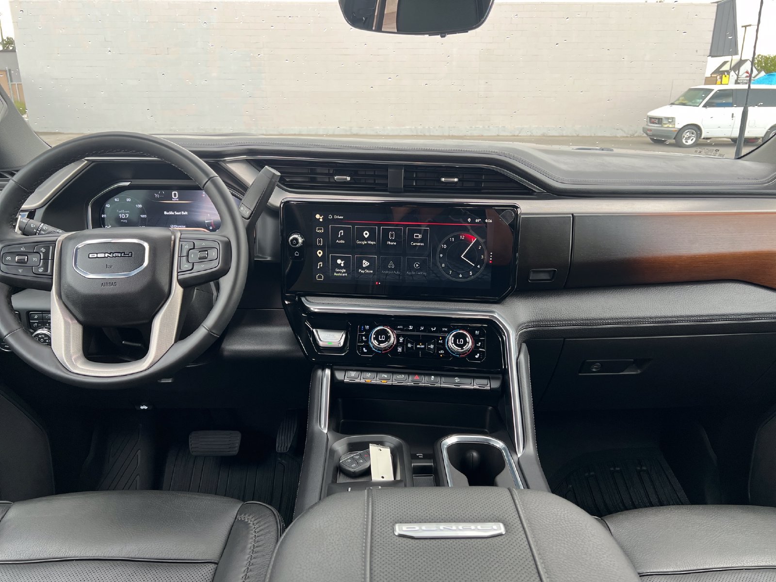 Used 2024 GMC Sierra 3500 Denali w/ Denali Reserve Package AWD/4WD image 12