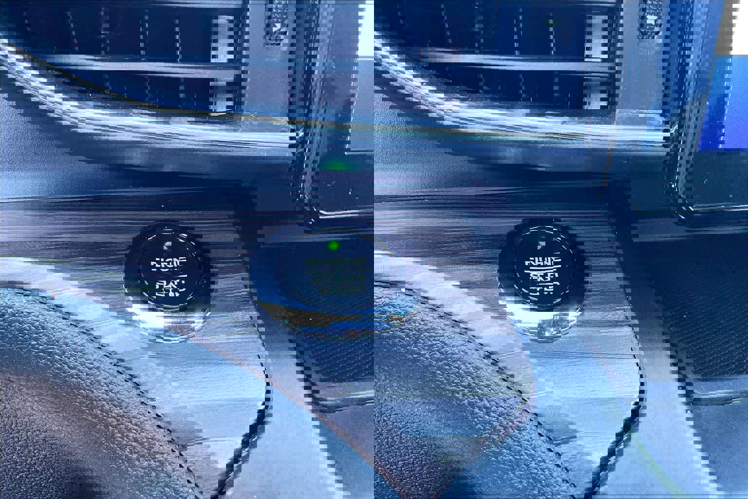 Used 2020 Ford Explorer Limited image 30