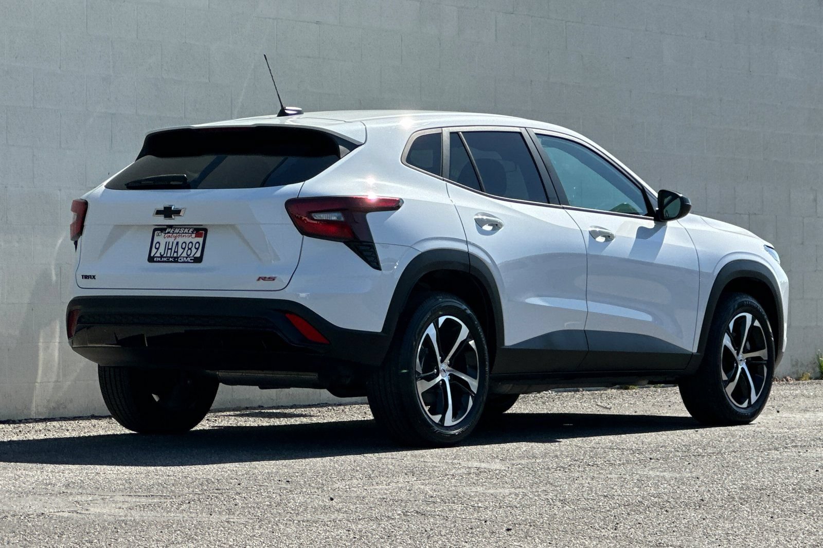 Certified 2024 Chevrolet Trax RS w/ Driver Confidence Package FWD image 4