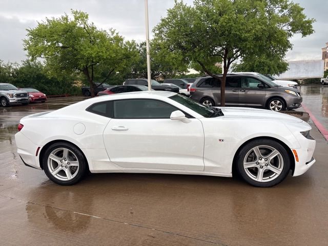 Used 2019 Chevrolet Camaro LT RWD image 4