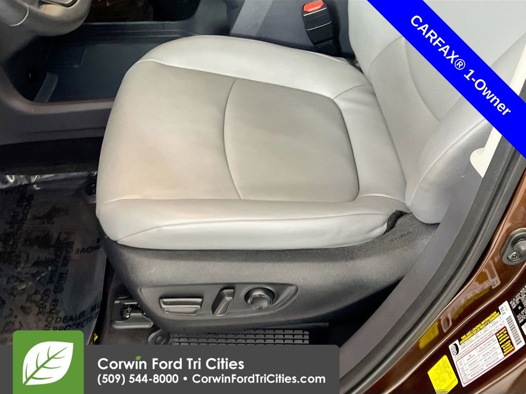 Used 2023 Toyota Sienna XLE w/ XLE Plus Package image 22