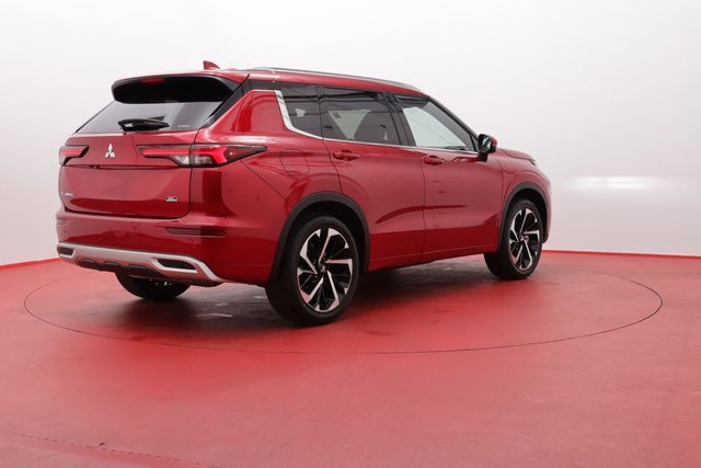 Used 2024 Mitsubishi Outlander SEL image 5