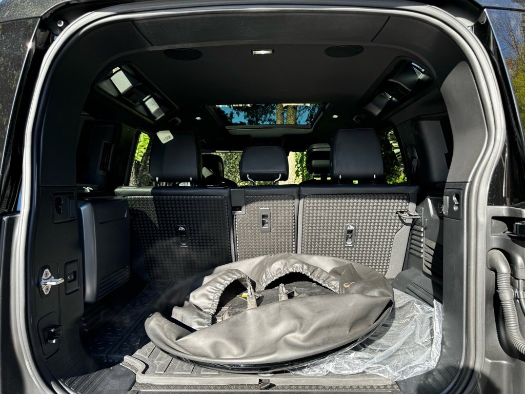 Used 2024 Land Rover Defender 110 V8 image 22