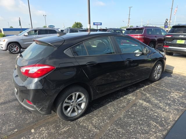 Used 2019 Chevrolet Cruze LS w/ LS Convenience Package FWD image 2