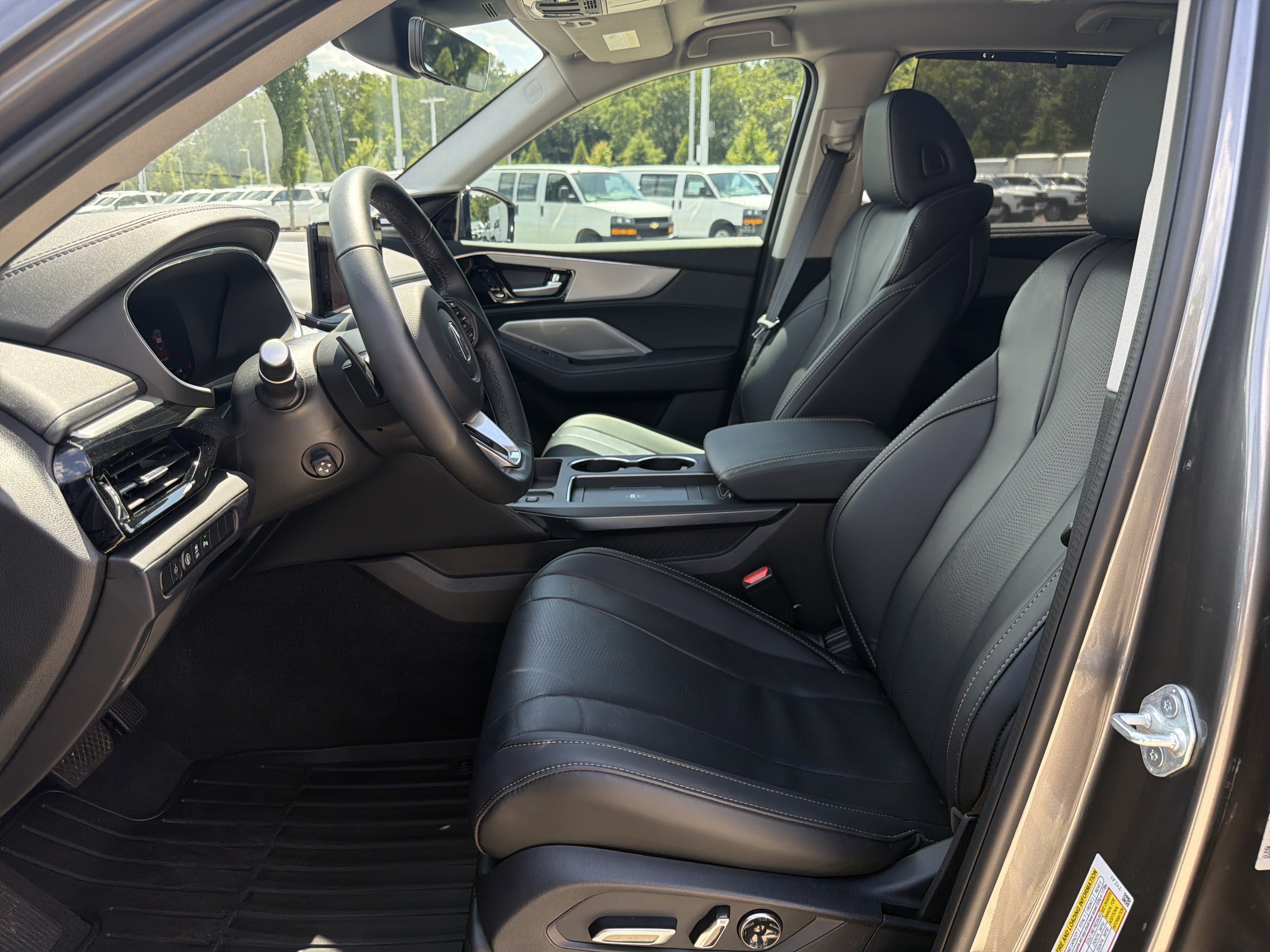 Certified 2026 Acura MDX w/ Technology Package FWD image 16