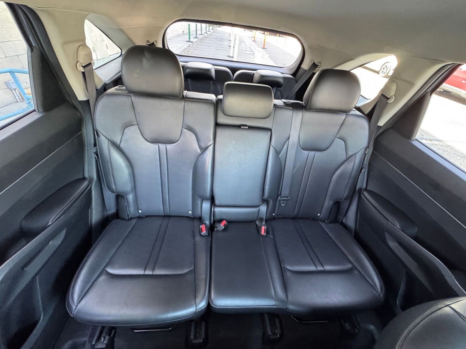 Used 2024 Kia Sorento S image 41