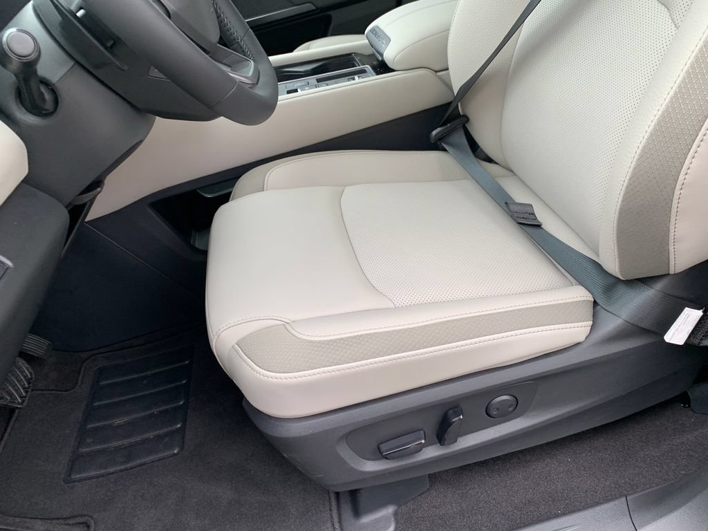 New 2026 Nissan Pathfinder SL w/ SL Premium Package FWD image 23