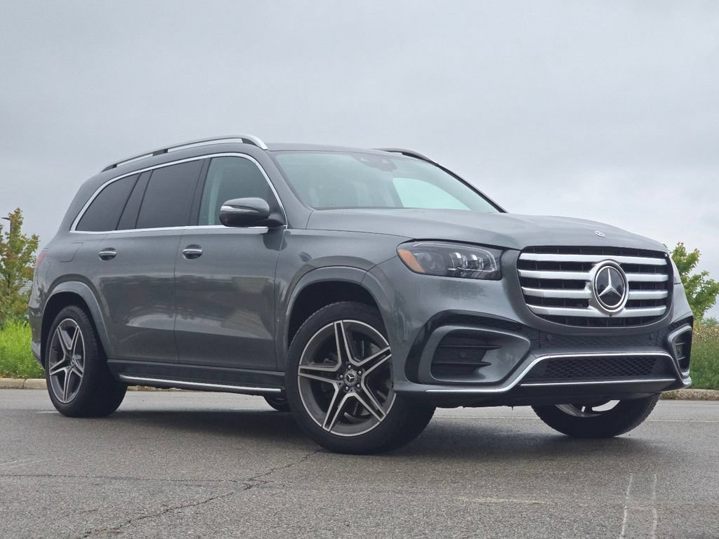 Used 2026 Mercedes-Benz GLS 450 4MATIC image 1