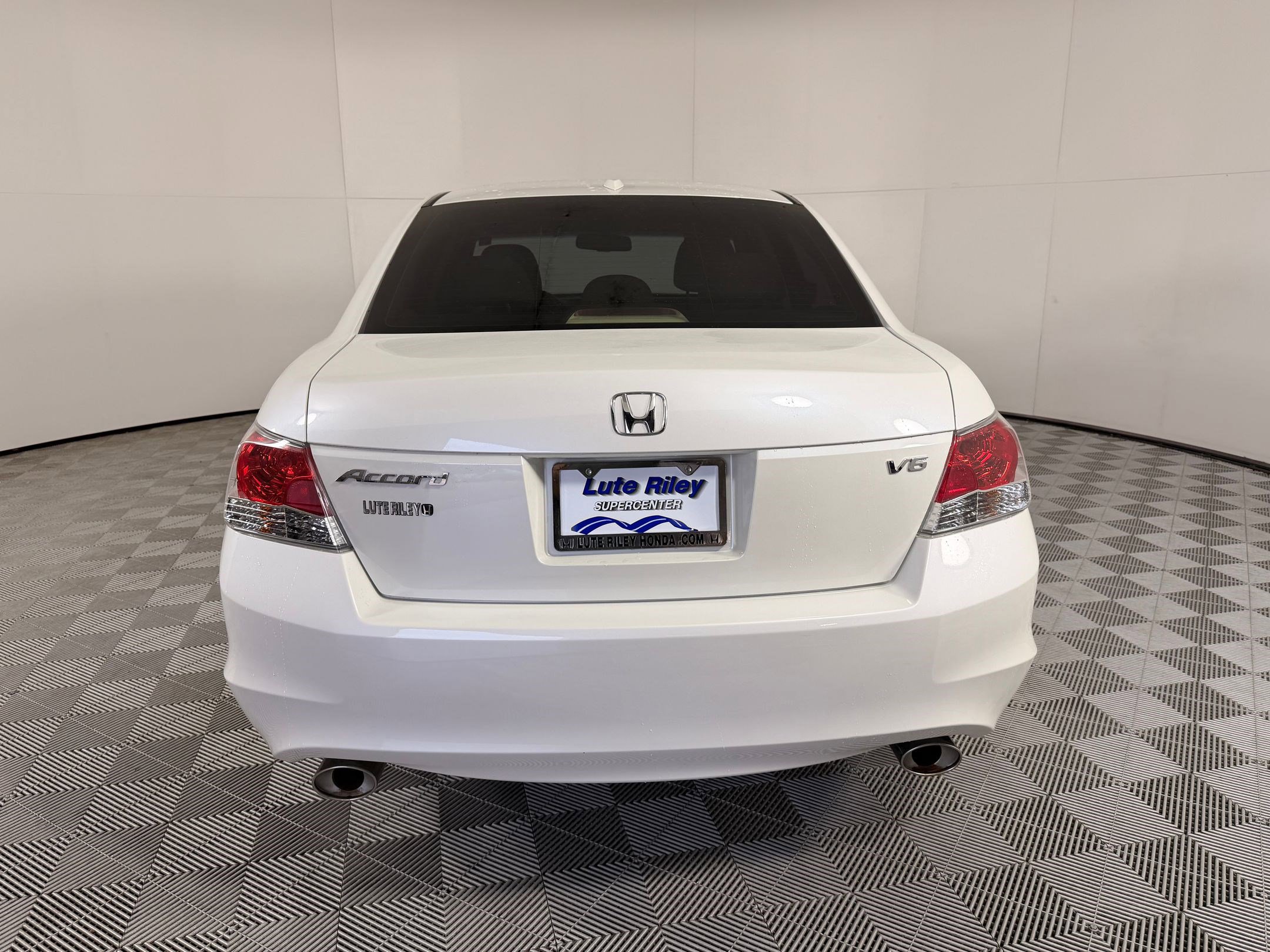 Used 2010 Honda Accord EX-L image 10