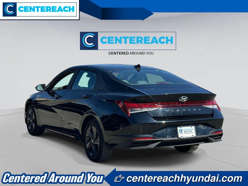 Used 2023 Hyundai Elantra SEL FWD image 5