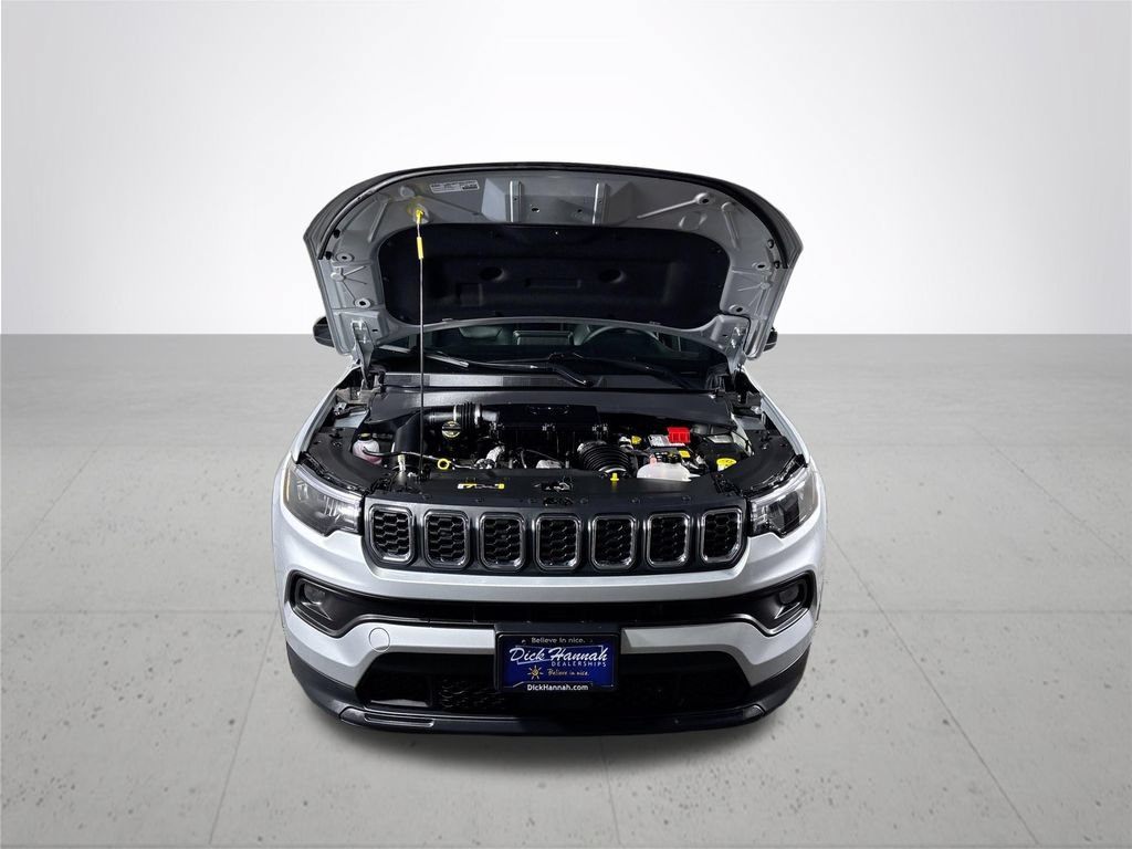 Used 2025 Jeep Compass Latitude AWD/4WD image 21