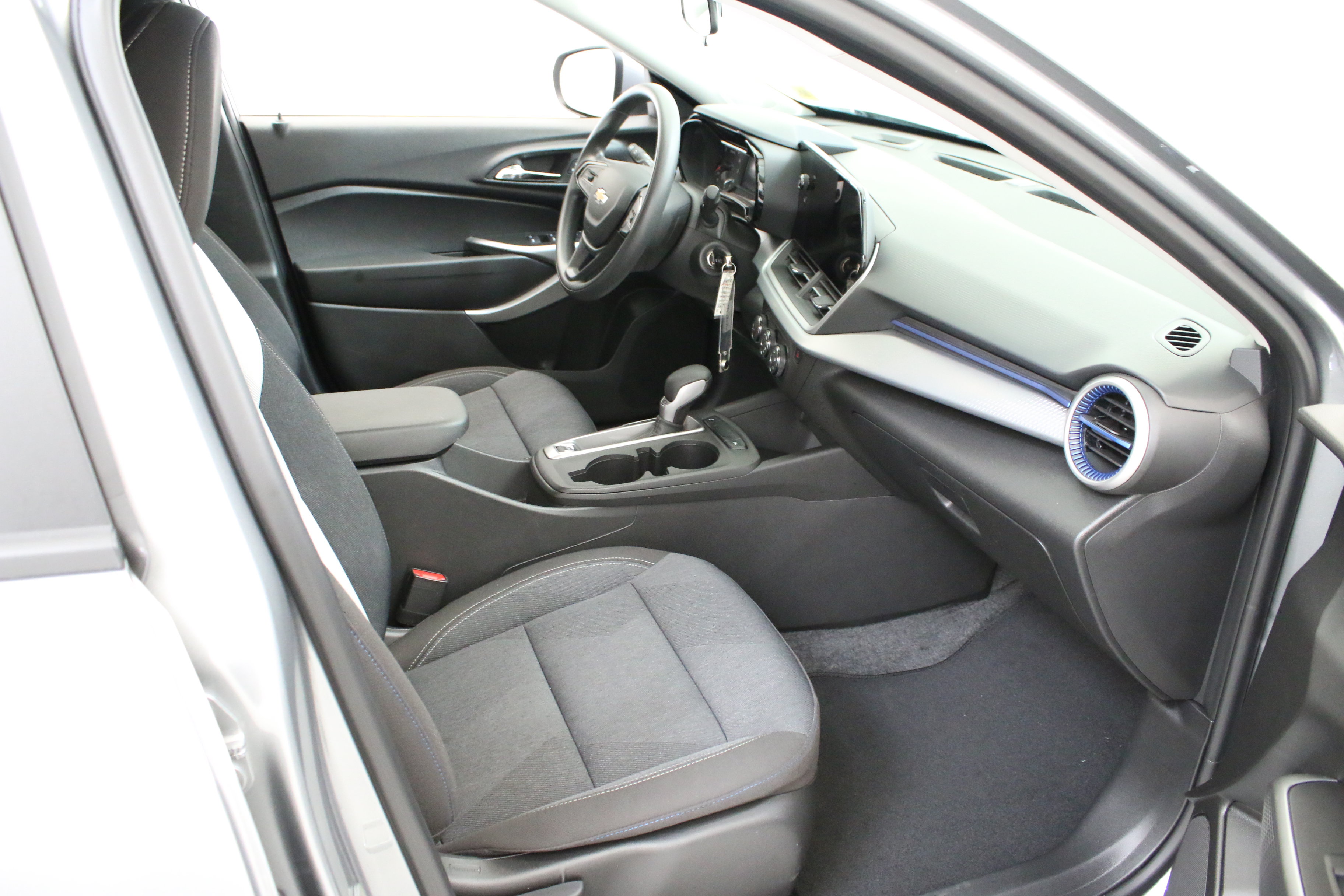 Certified 2024 Chevrolet Trax LS w/ LS Convenience Package FWD image 31